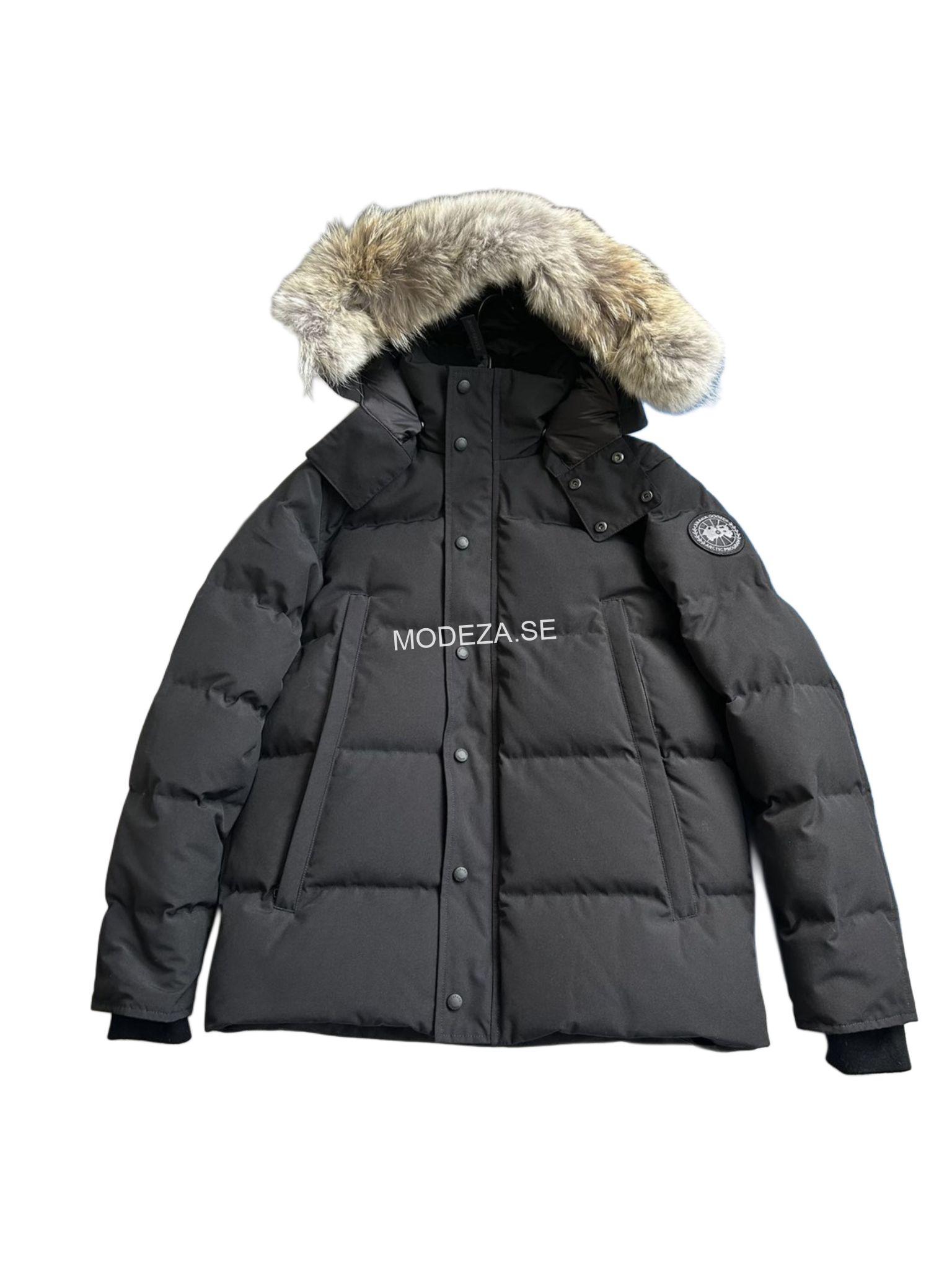 WhatsApp Bild 2024-09-24 kl. 23.40.28_fb03db20 Canada Goose Wyndham Black/Black Label Jacket - Image 1