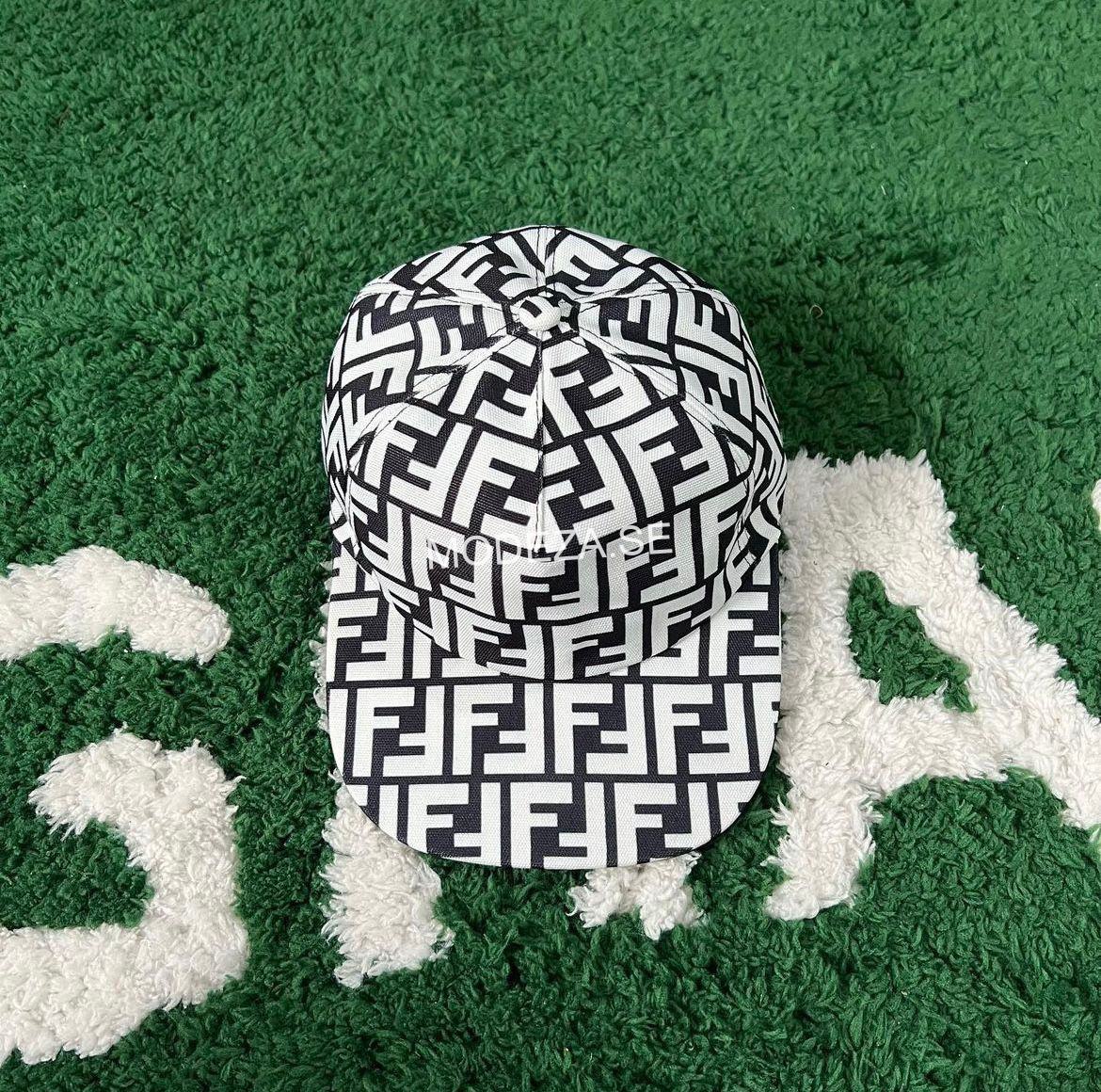 WhatsApp Bild 2024-09-26 kl. 18.22.06_a0ee7ac5 Fendi FF Monogram White FF Hat - Image 1