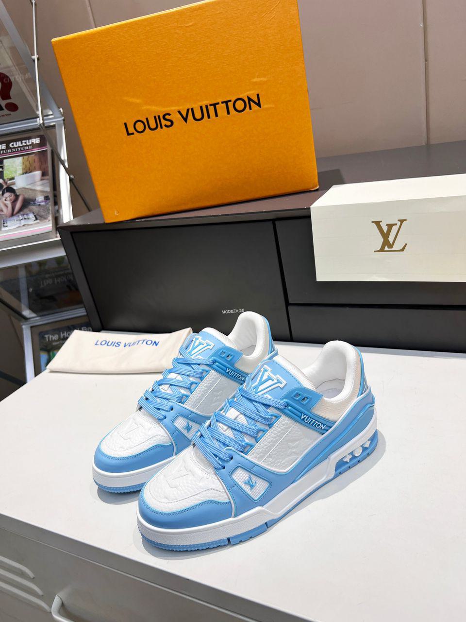 WhatsApp Bild 2024-09-28 kl. 21.48.49_57888084 Louis Vuitton White Sky Blue Trainers - Image 1