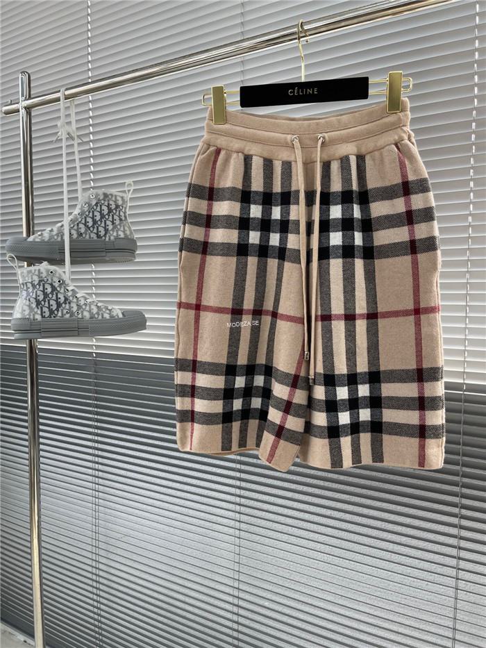 087bf722 Burberry Black Rutig Khaki Shorts #1 - Image 1