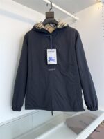 Burberry Rutig Inside/Outside Khaki WindBreaker - Image 4