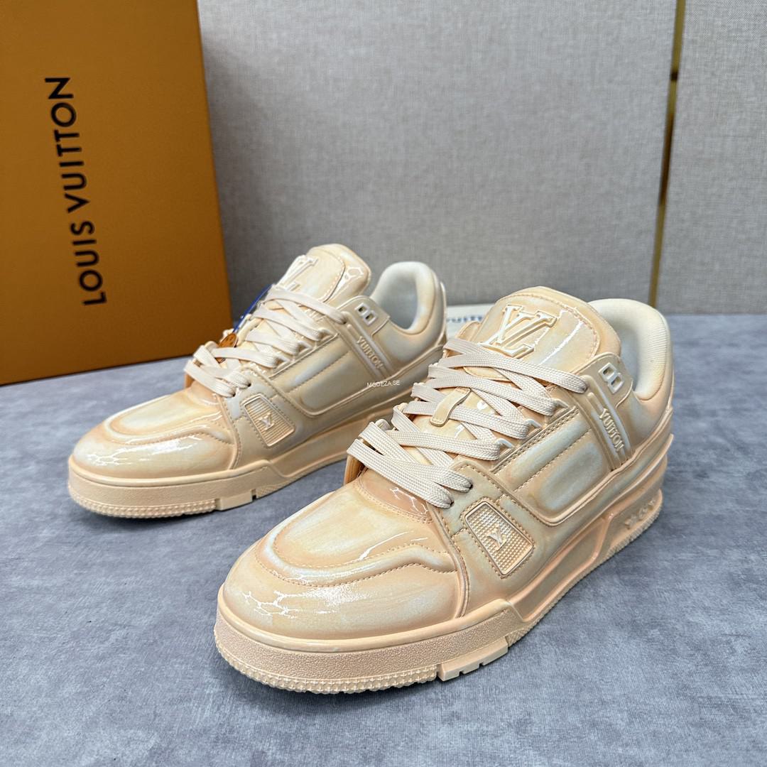 4ebbe42c Louis Vuitton Beige Metallic Trainer - Image 1