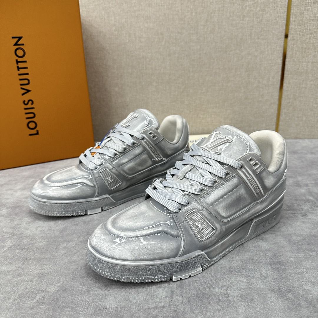 67c71b61 Louis Vuitton Silver Metallic Trainer - Image 1