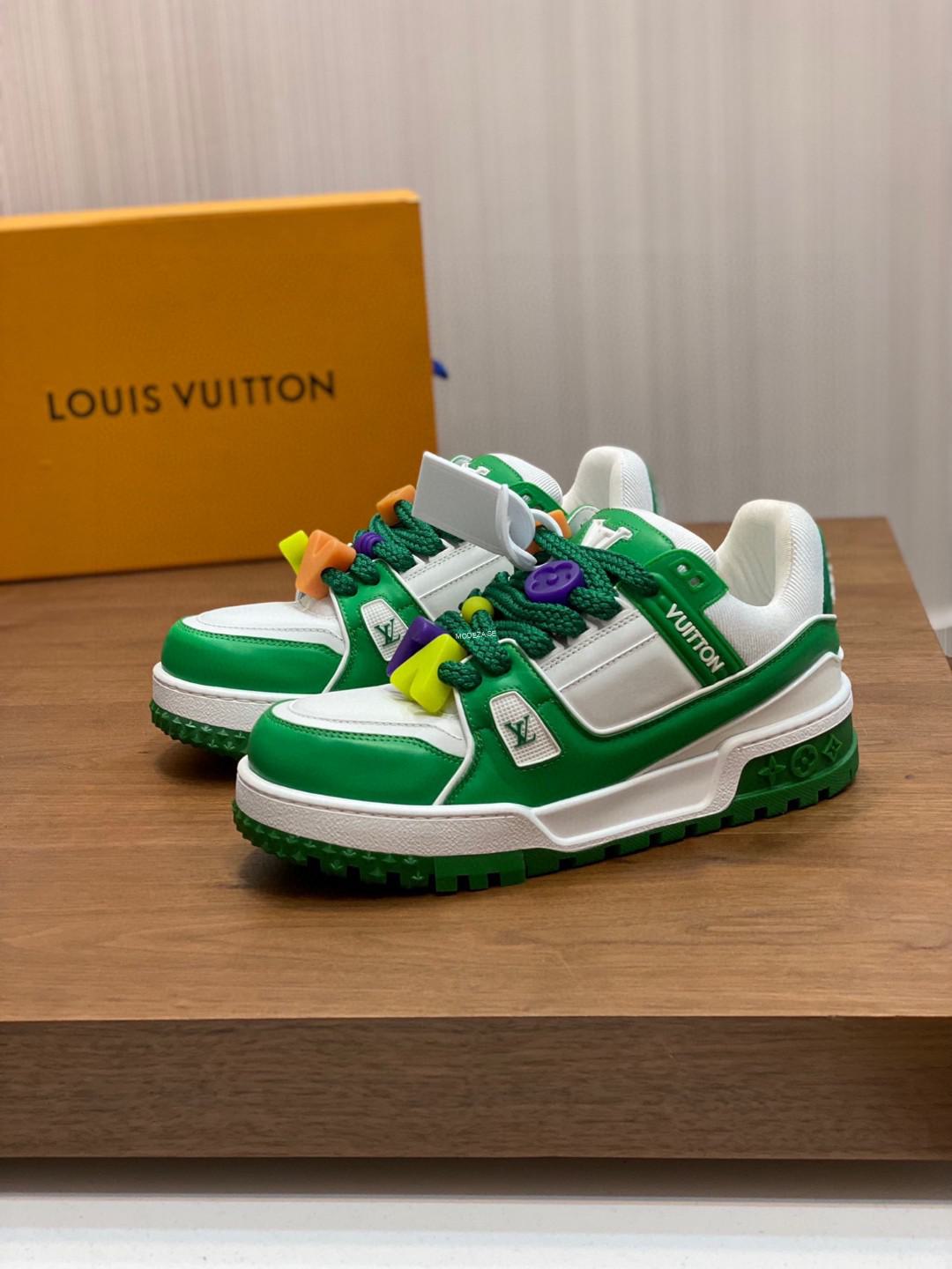 80ae3fd6 Louis Vuitton Green Toys Trainer - Image 1