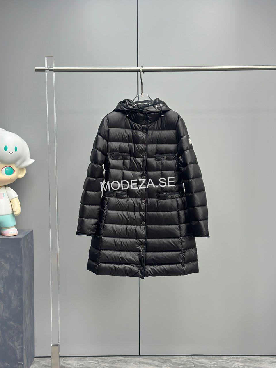 WhatsApp Bild 2024-10-01 kl. 14.14.12_353056ee Moncler Hirma Long Black Jacket - Image 1