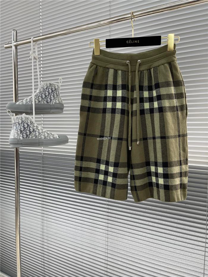 d0e80bd6 Burberry Rutig Green Shorts #1 - Image 1