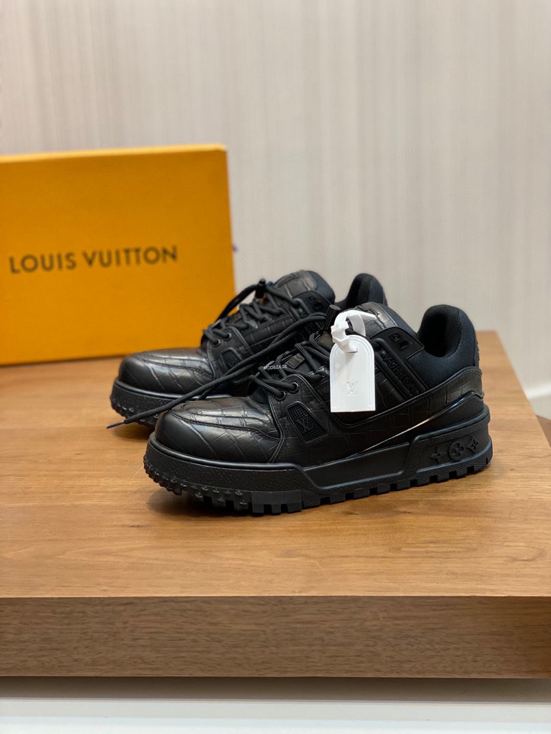 f68cdb85 Louis Vuitton Crocodile Black Trainer - Image 1