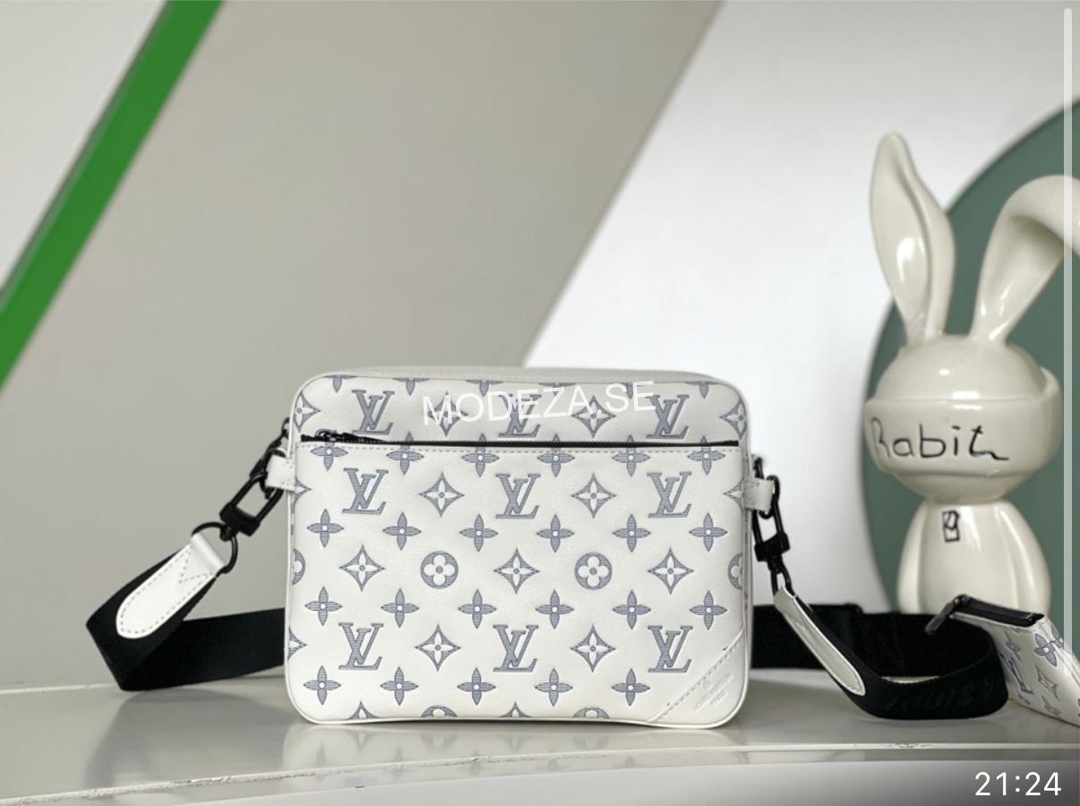 img_3194 Louis Vuitton Messenger Trio White Bag - Image 1