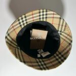 Burberry Rutig Bucket Hat - Image 4