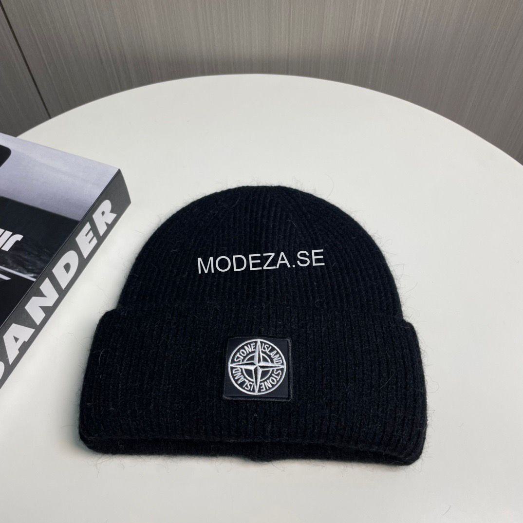 1813640d-112a-4029-a805-cb9cb94d66d0 Stone Island Black Logo Beanie - Image 1