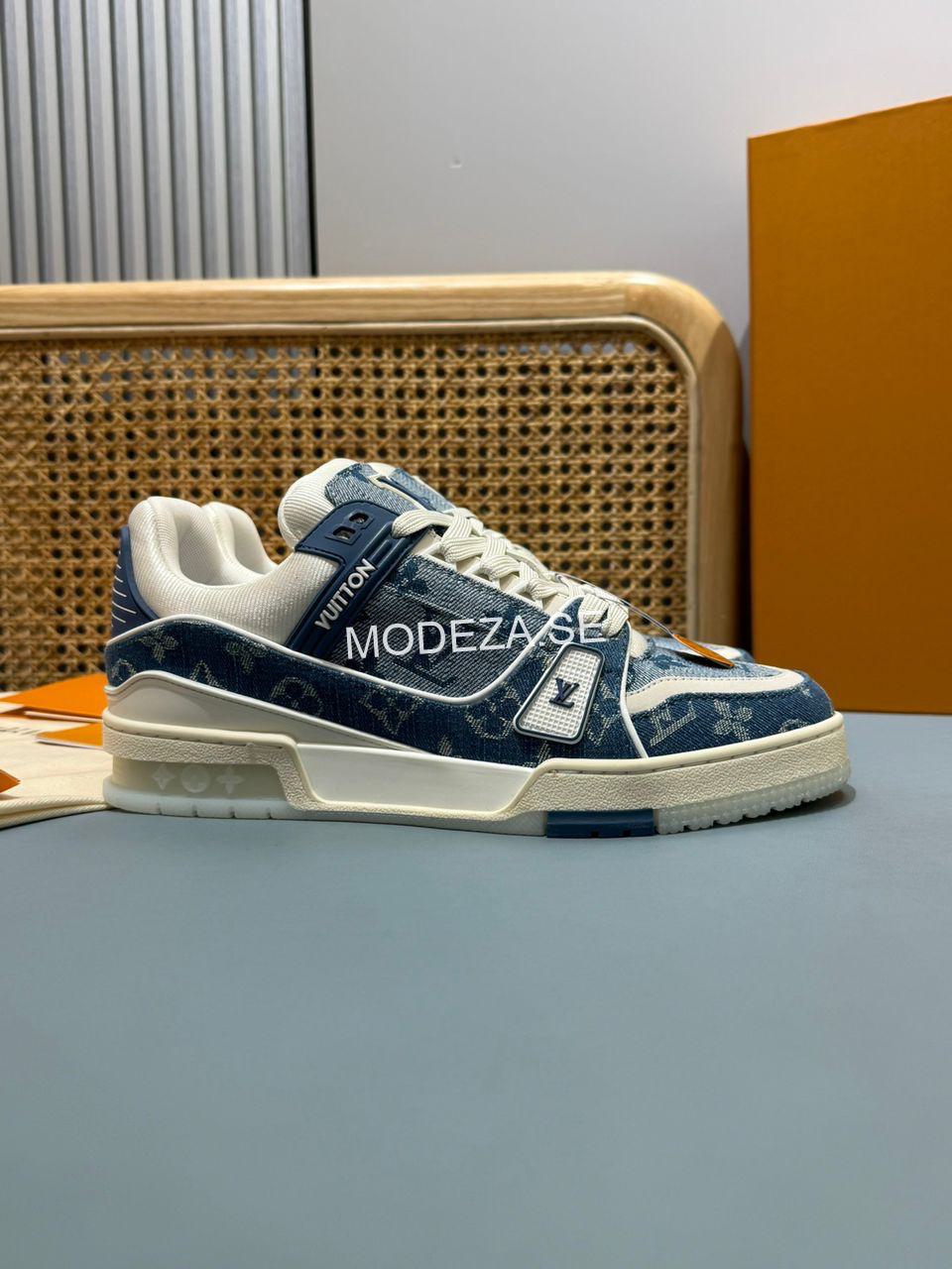 4f588ae2-1aed-42d8-9321-261bc733dbff Louis Vuitton Blue Fabric Monogram Sneakers - Image 1