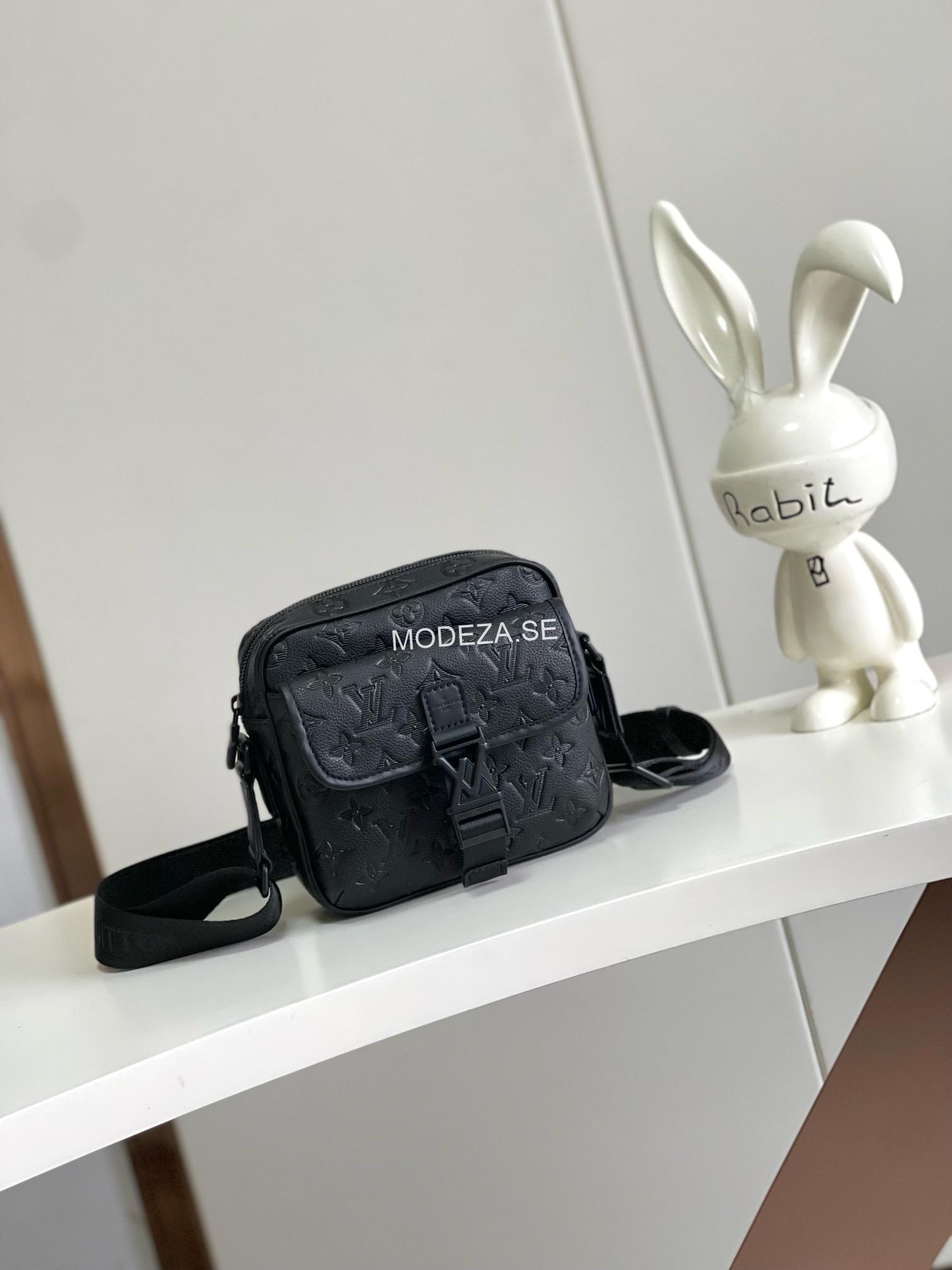 7583bf20 Louis Vuitton Getaway Messenger Monogram - Image 1
