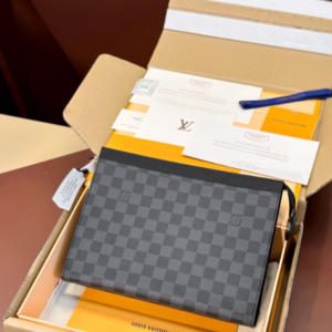 Louis Vuitton Pochette Voyage