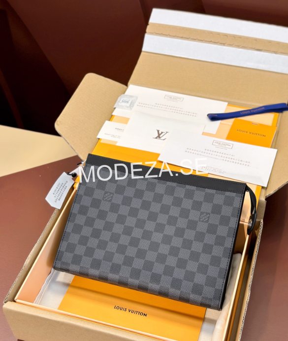 Skärmbild 2025-02-15 200243 Louis Vuitton Pochette Voyage - Image 1