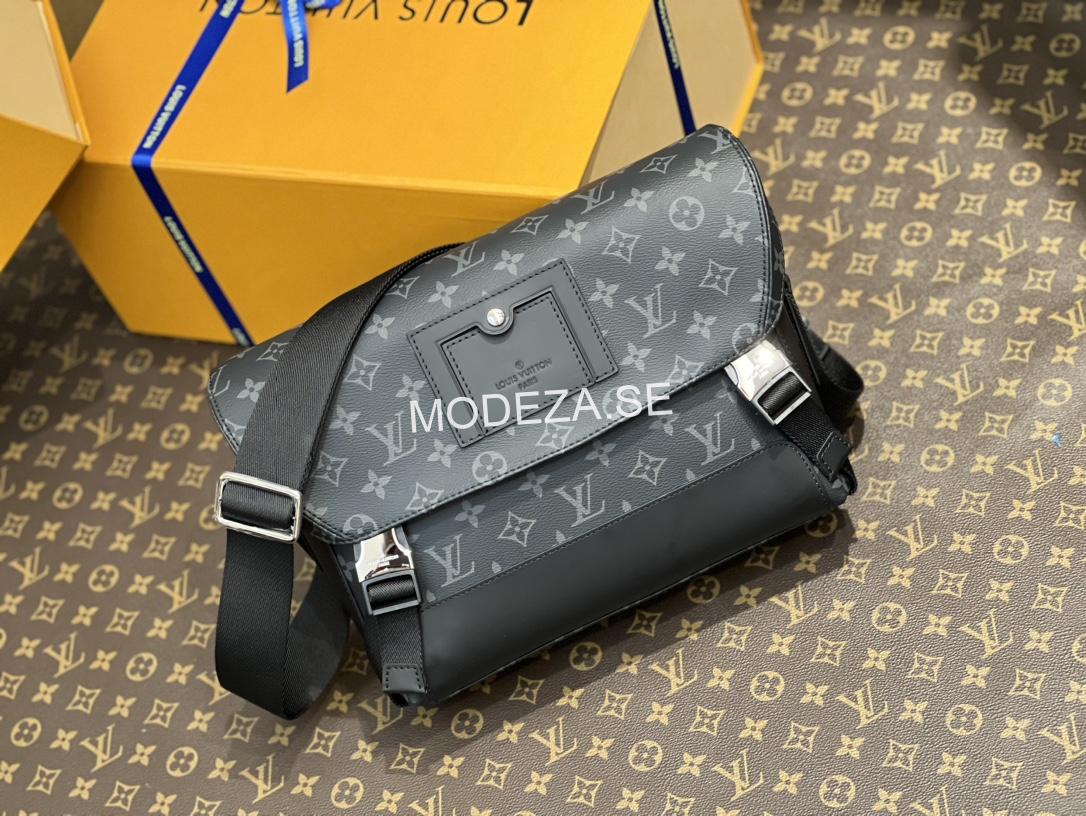 d1b8b06a Louis Vuitton Messenger PM Voyager - Image 1