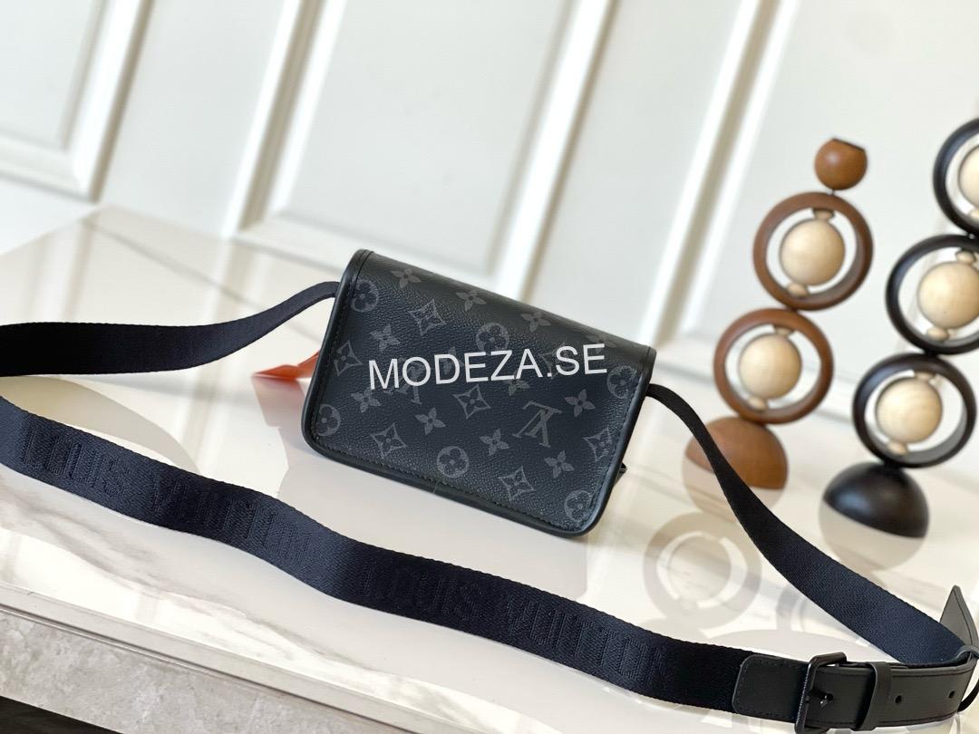 7bb79ef7 Louis Vuitton Bosphore Wearable Wallet G71 - Black - Image 1