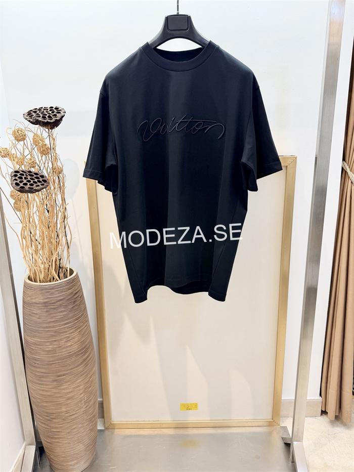 0067f074 Louis Vuitton Embellished Signature Short-Sleeved - Image 1