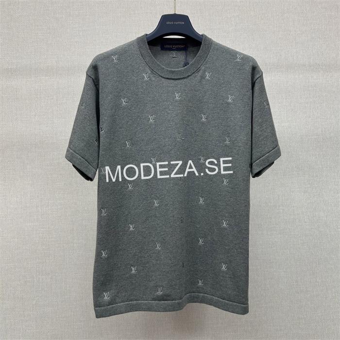 2aa549d0 Louis Vuitton Blason Embroidered Short-Sleeved Crewneck - Image 1