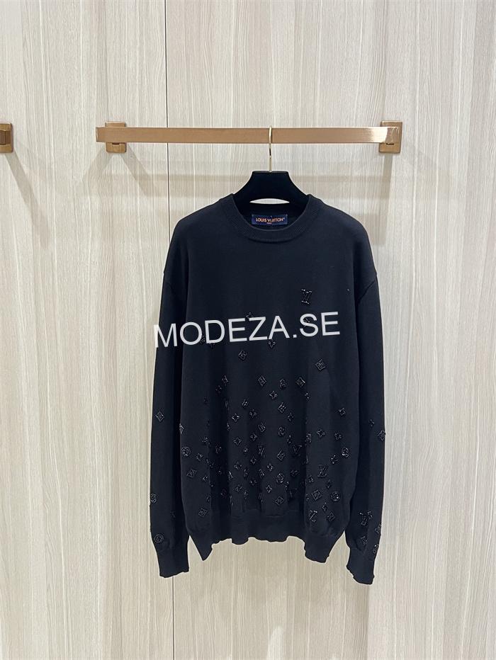 95dcb778 Louis Vuitton Embellished Evening Crewneck - Image 1