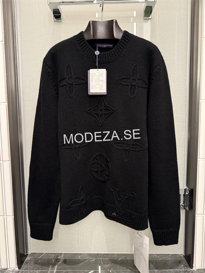 d4277d05 Louis Vuitton Embellished Knitted Crewneck - Image 1