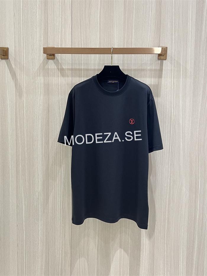 1dfadbb2 Louis Vuitton Short-Sleeved Signature Crewneck - Image 1