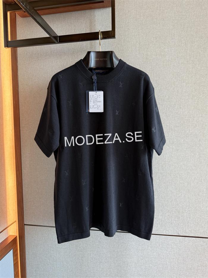 ae3ca77e Louis Vuitton Blason Embroidered Short-Sleeved Crewneck - Image 1