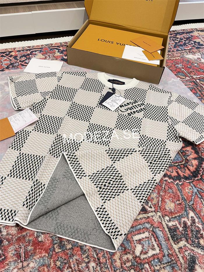 c96eb406 Louis Vuitton Short-Sleeved Cotton Crewneck - Image 1
