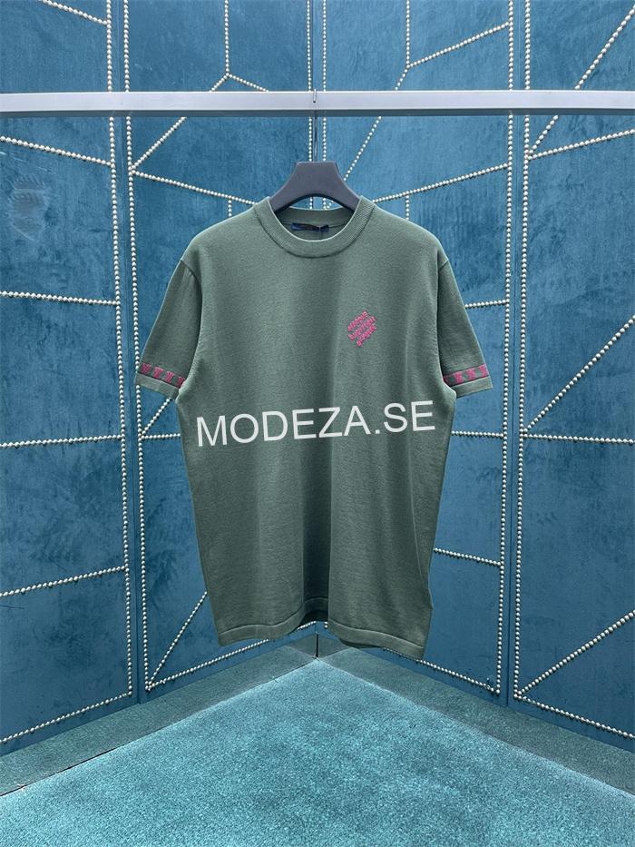 f53ee8f4 Louis Vuitton Short-Sleeved Signature Crewneck - Image 1