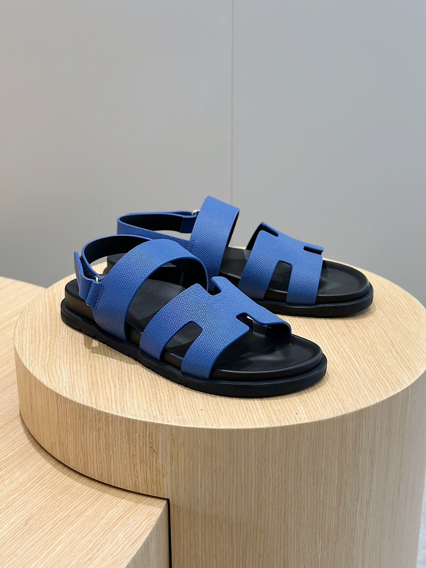 2739f7a2 Hermes Chypre Slipper - Image 1