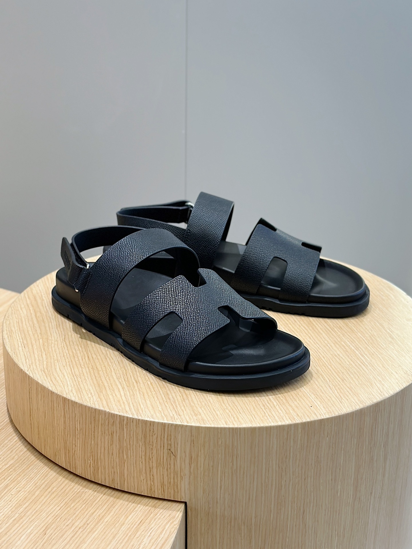 eb3693c8 Hermes Chypre Slipper - Image 1